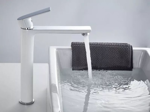 Бял смесител за мивка Хана ICF 1180505 White